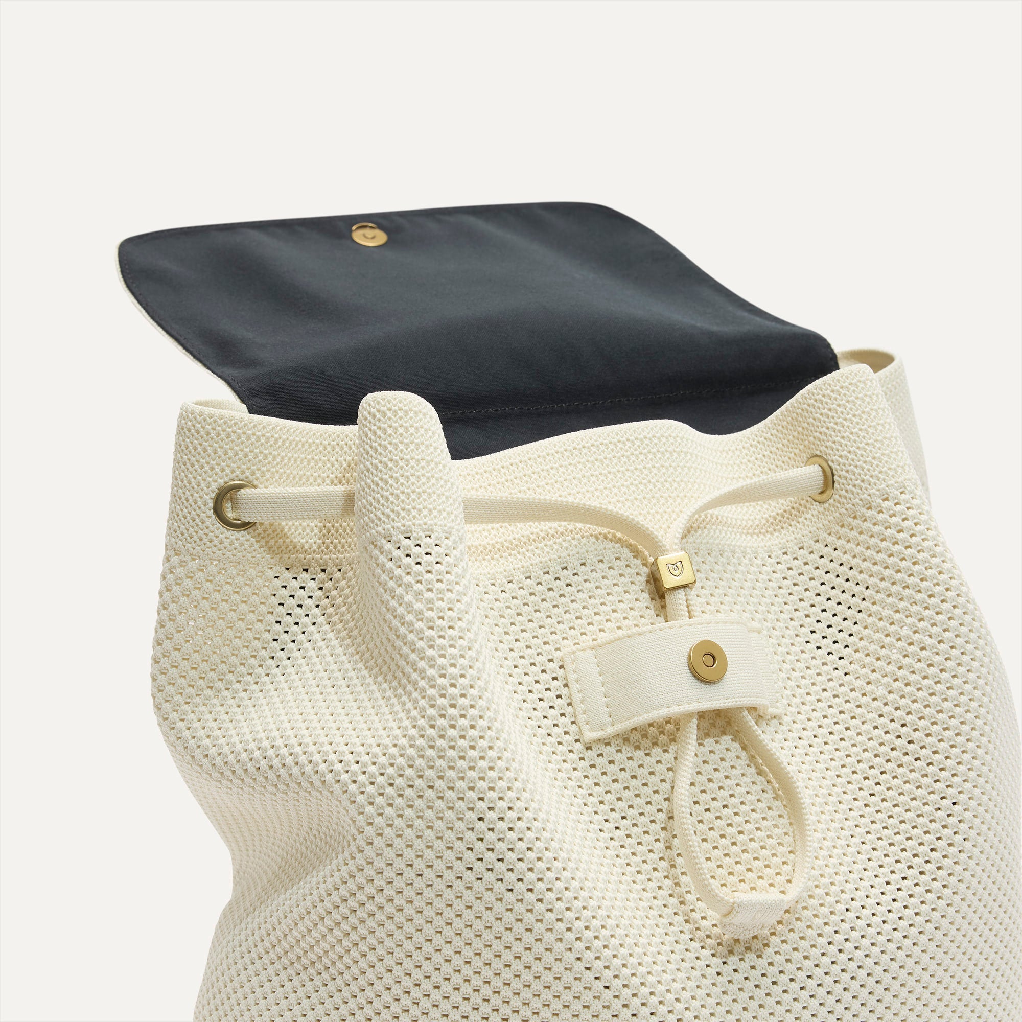 The Cinch Backpack - Coconut Crochet
